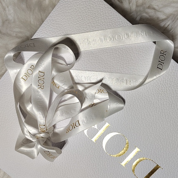 16"X12" Dior shopping bag and ribbon - Picture 2 of 5